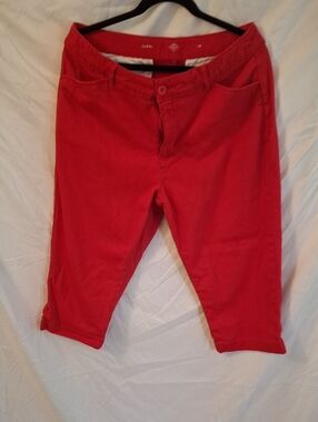 St. John's Bay Red Capri Pants